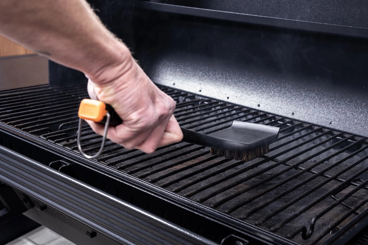 Traeger Hot n' Cold Grill Cleaning Brush